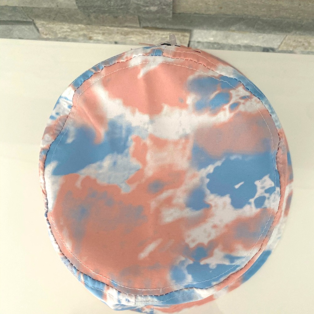 NWT Urban Outfitters Tie Dye Bucket Hat - Picture 4 of 5